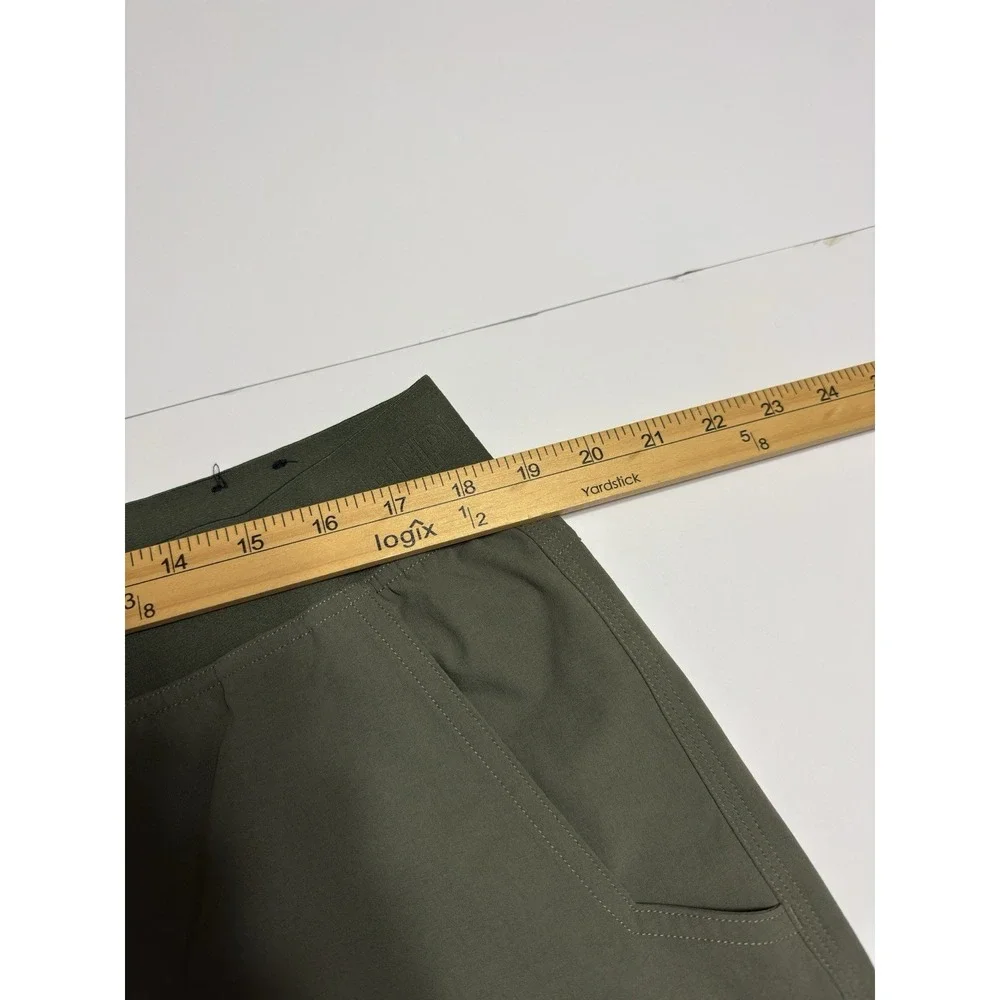 Black Diamond Men's Sierra Shorts Size XL Green Hiking Rock Climbing Bouldering